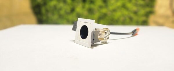 APCS 02 2W Linea Recessed COB Spotlight White Body with Apra Driver - Image 4